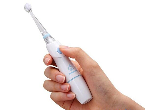 FPC厂家：带有炫酷彩虹光的宝宝牙刷 4个月乳牙也能用
